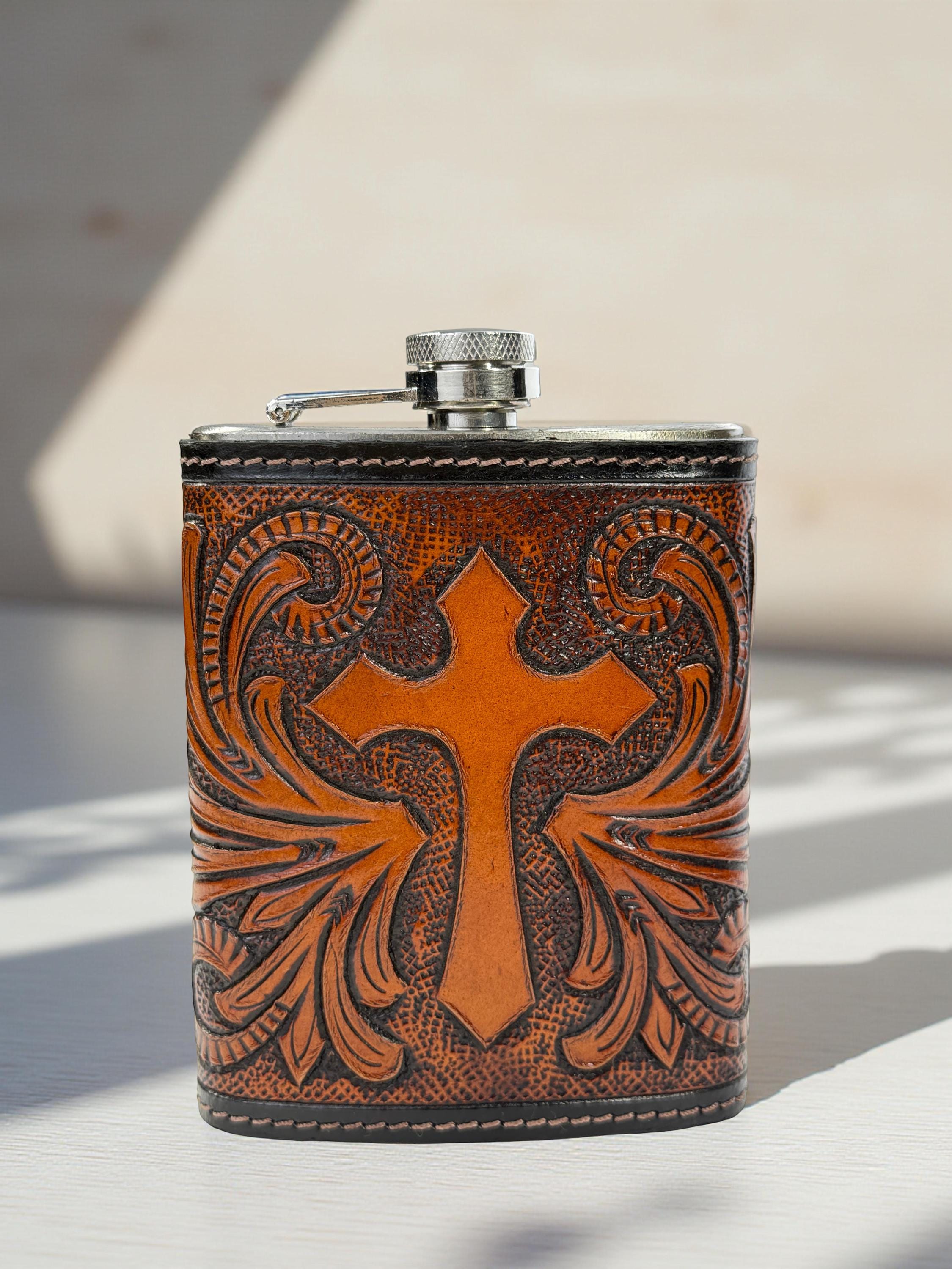 Leather Flask Gift for Father Dad Husband, Groomsmen Best Man Gifts, Western Leather Whiskey Flask For him, Carved Tooled Hunting Gift Flask
